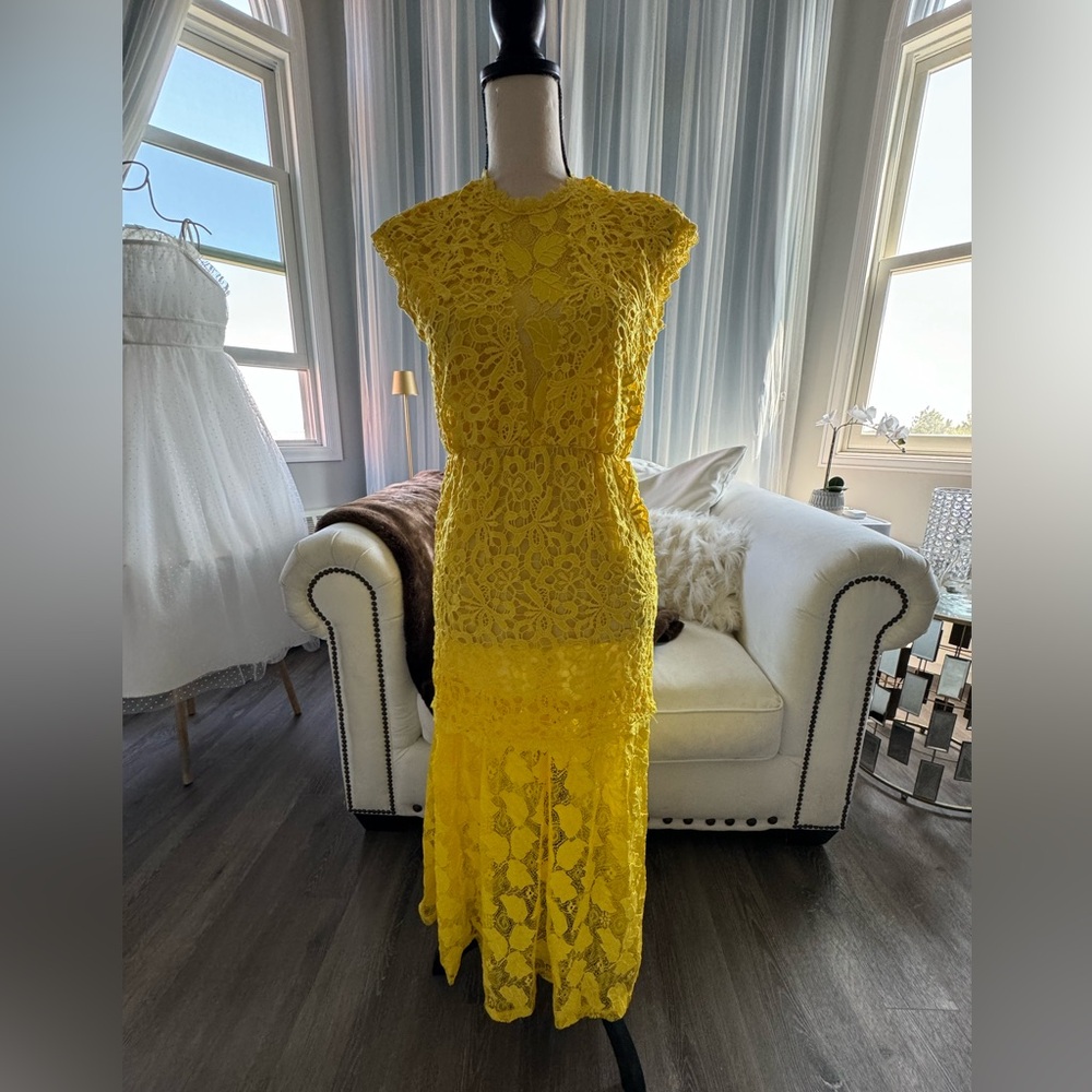 Beautiful and sexy yellow lace dress